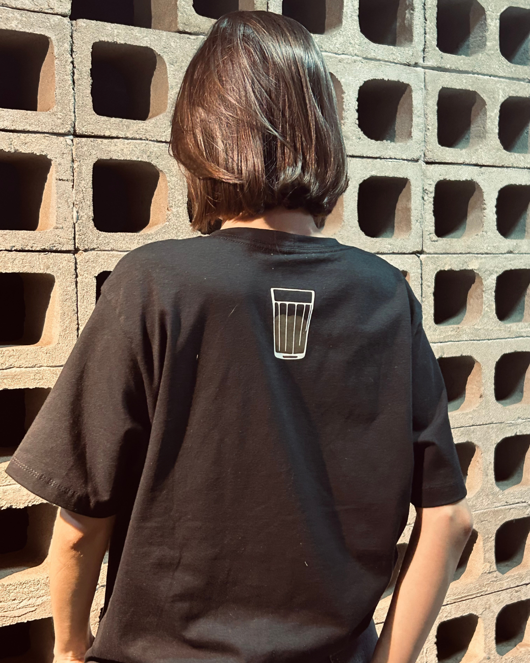 CAMISETA A VIDA DO BRASILEIRO RESUMIDA EM UM COPO